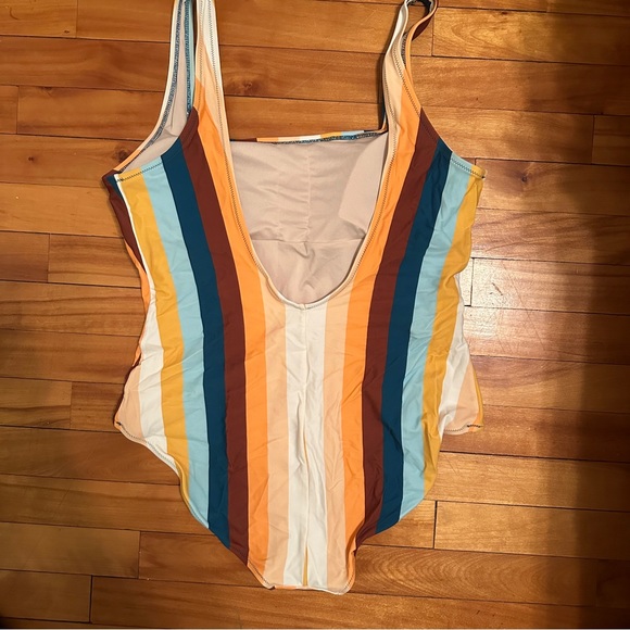 Joe Fresh One Piece Swimsuit - Picture 2 of 2